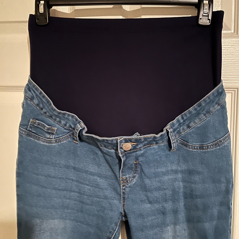 Maternity Jeans - Picture 6 of 8